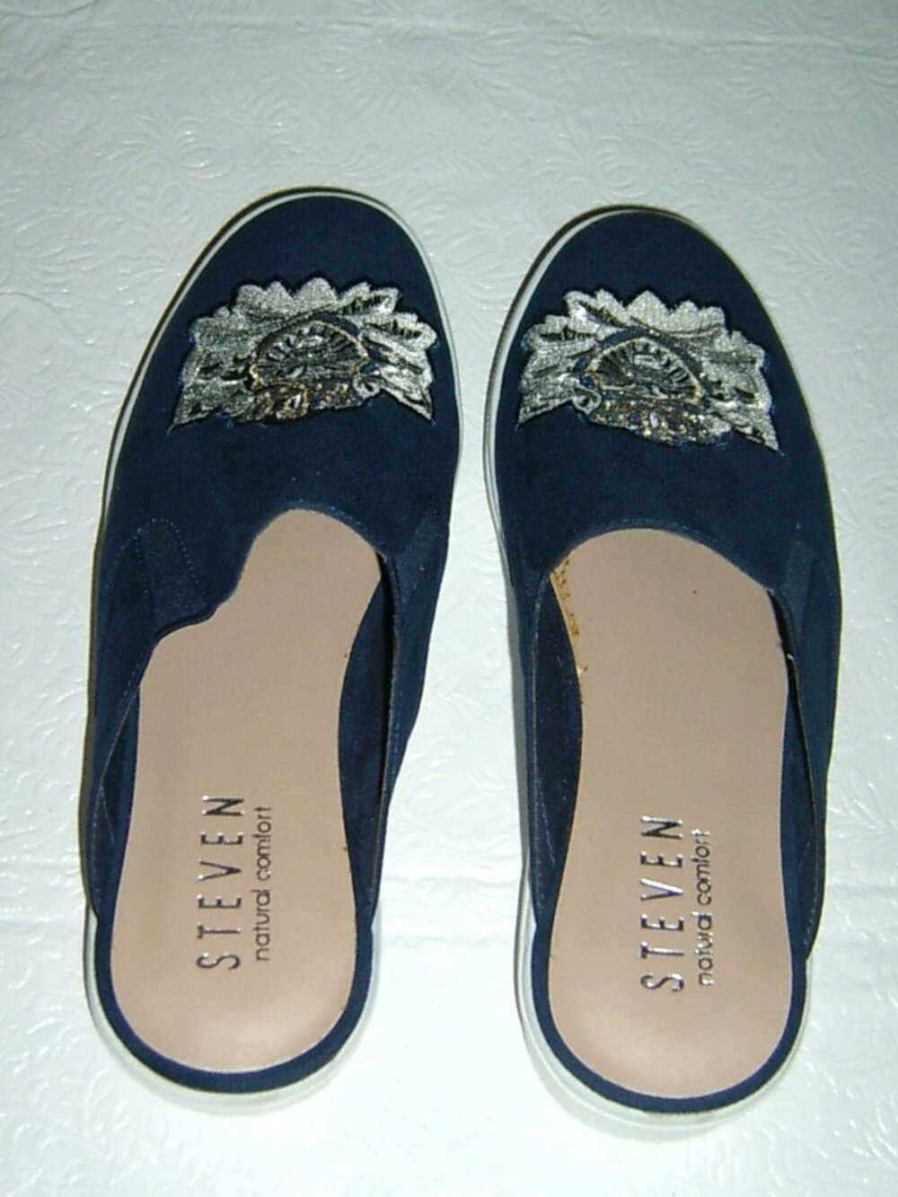 Steven By Steve Madden Navy Embroidered Mules Size 8W, NWOT
